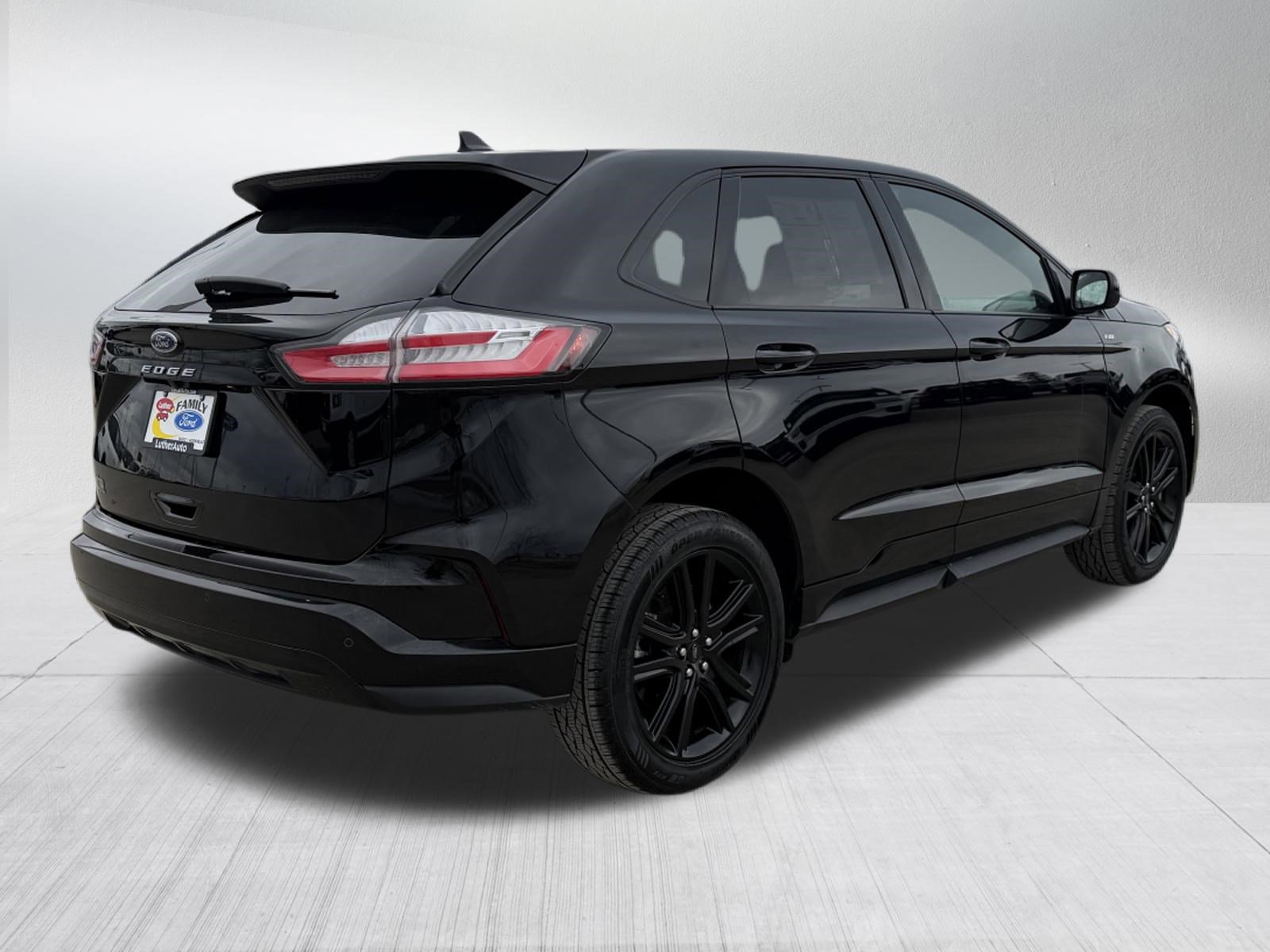 Certified 2024 Ford Edge ST-Line image 5