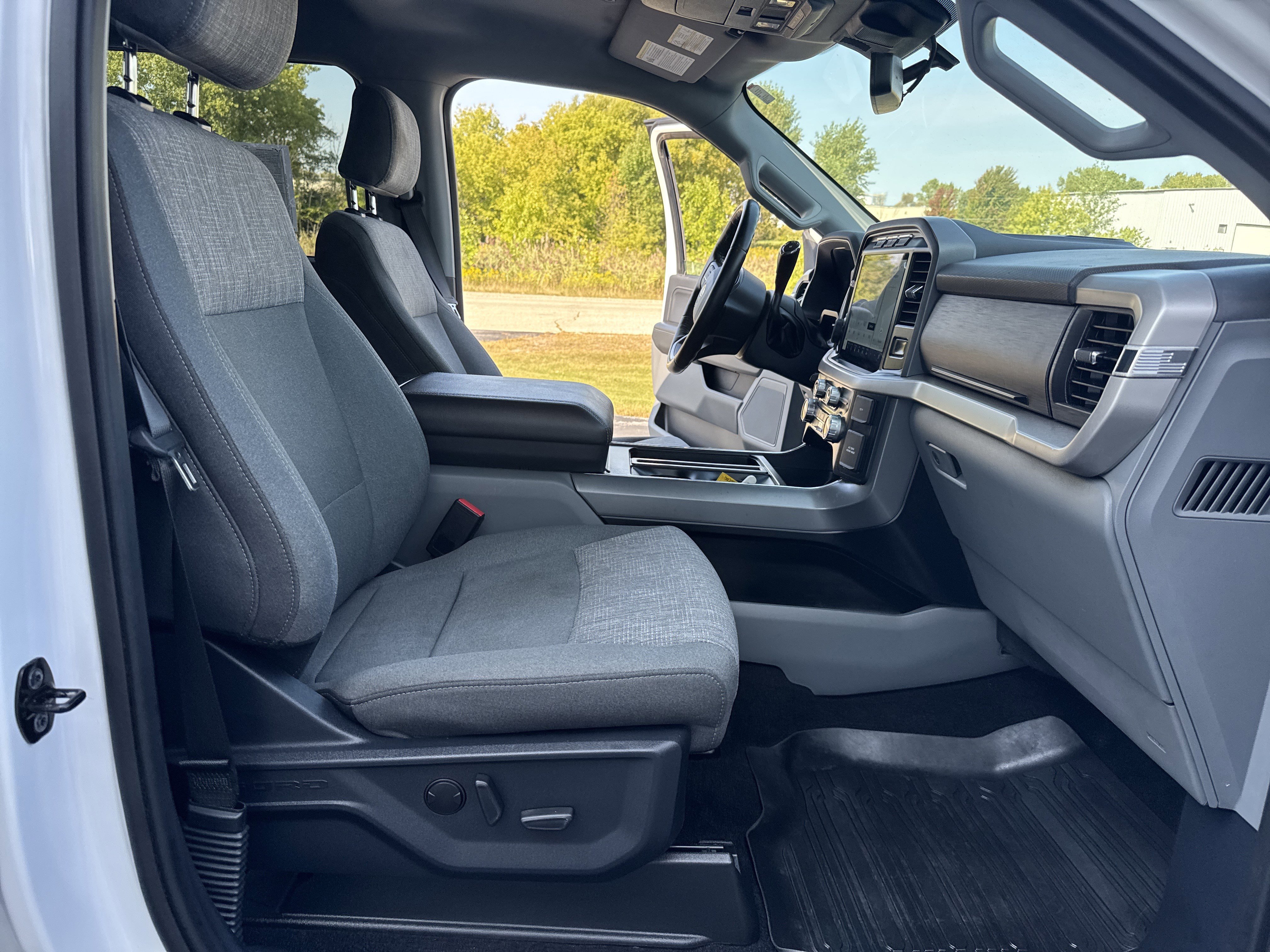 Certified 2022 Ford F150 XLT w/ Equipment Group 302A High image 32