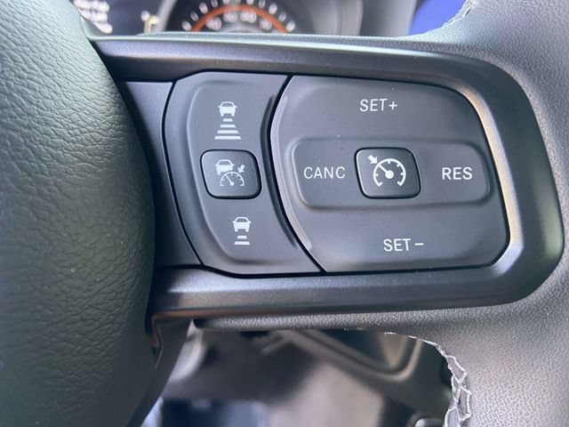 Used 2025 Jeep Gladiator Mojave AWD/4WD image 28