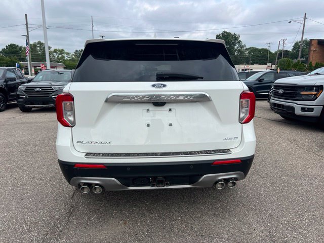 Certified 2023 Ford Explorer Platinum w/ Technology Package AWD/4WD image 5