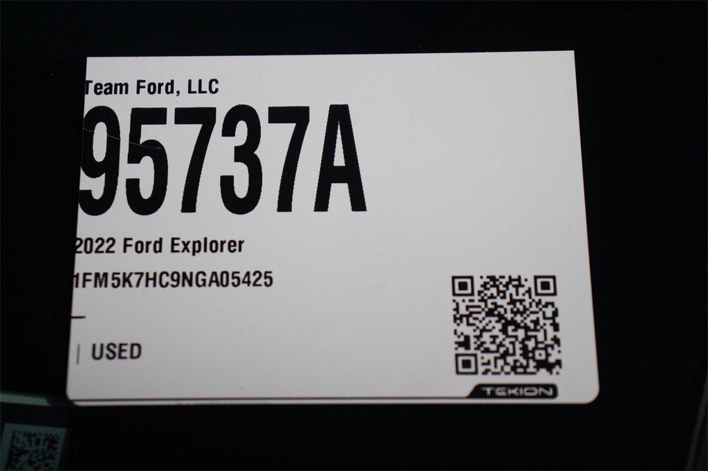 Certified 2022 Ford Explorer Platinum w/ Equipment Group 601A image 32