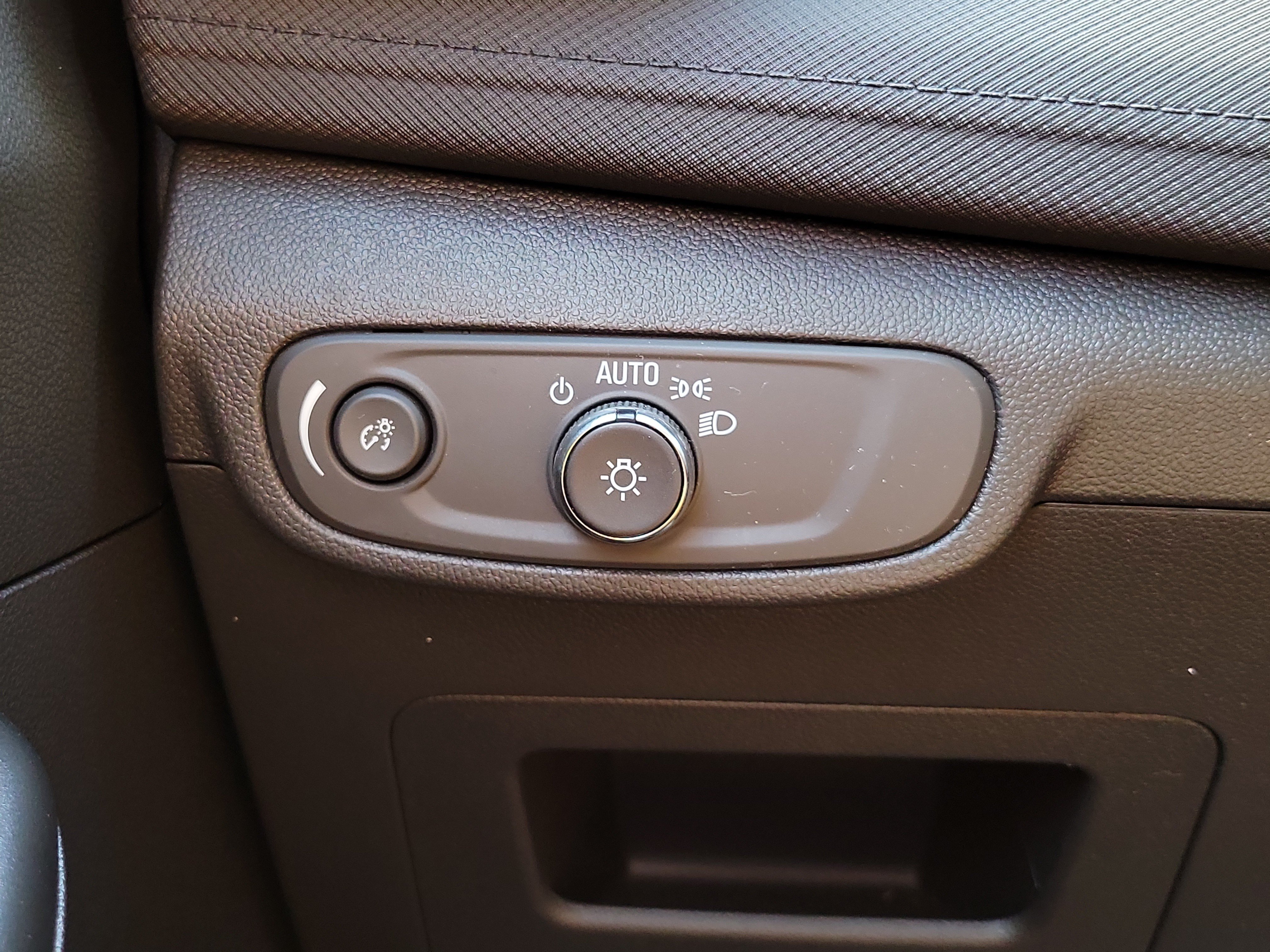 Used 2024 Chevrolet TrailBlazer LT FWD image 29