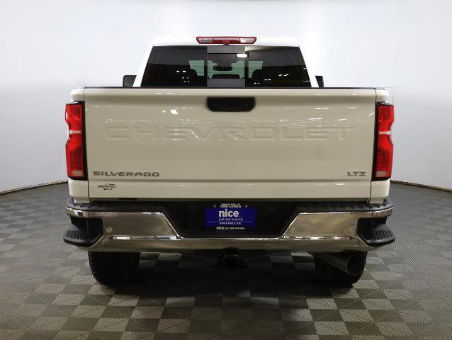 Used 2025 Chevrolet Silverado 3500 LTZ w/ LTZ Plus Package image 3