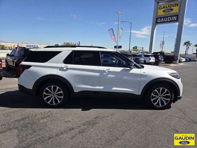 Certified 2025 Ford Explorer ST-Line w/ Premium Package RWD image 8