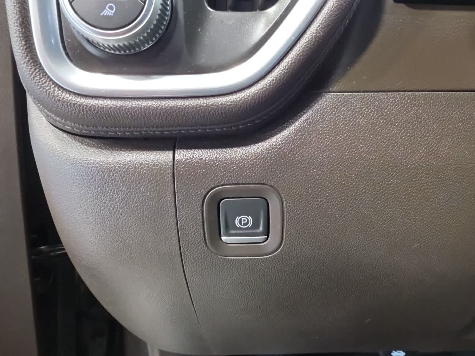 Used 2019 GMC Sierra 1500 Denali w/ Technology Package AWD/4WD image 16