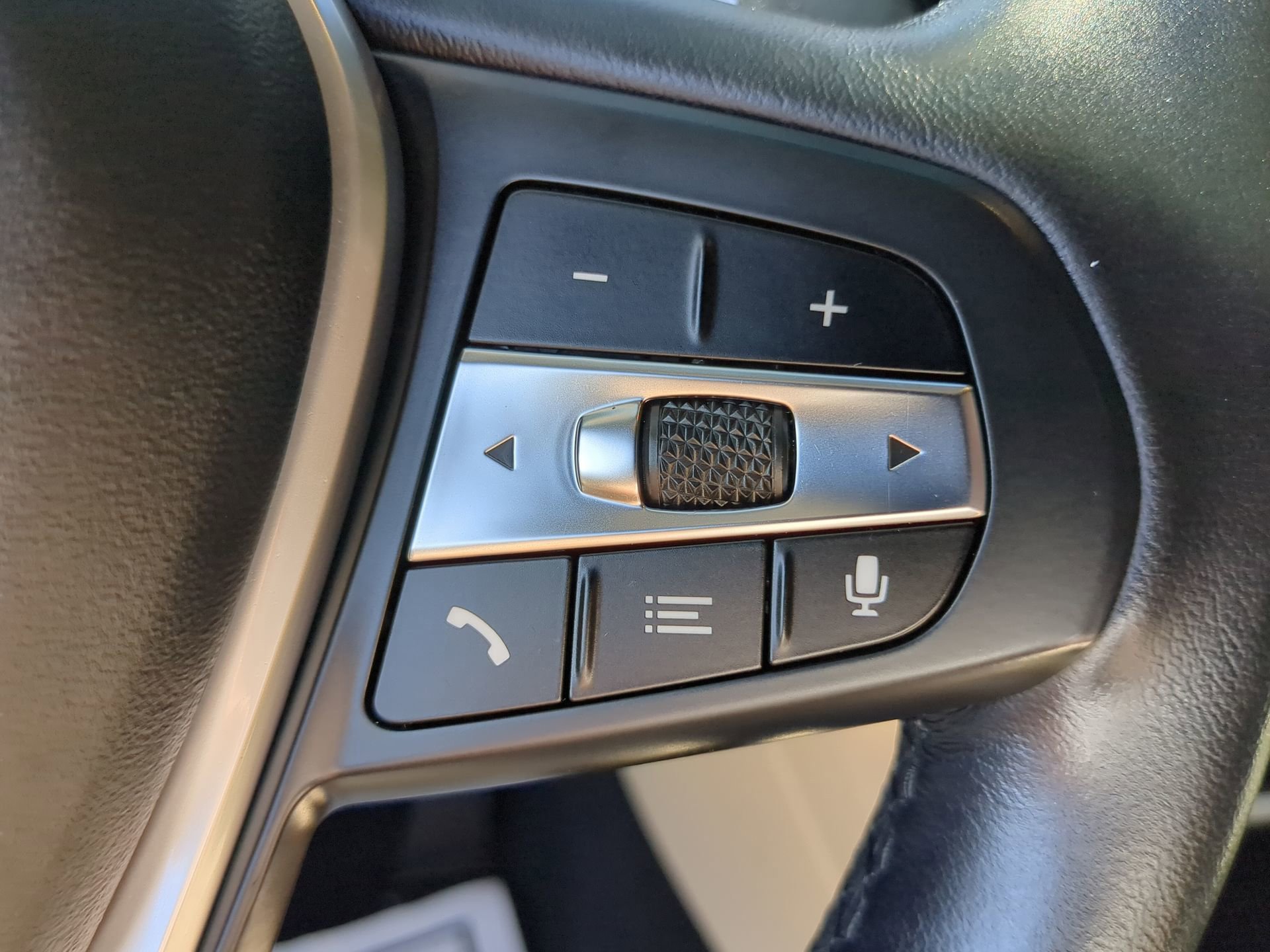 Used 2023 BMW 330i Sedan w/ Driving Assistance Package image 58