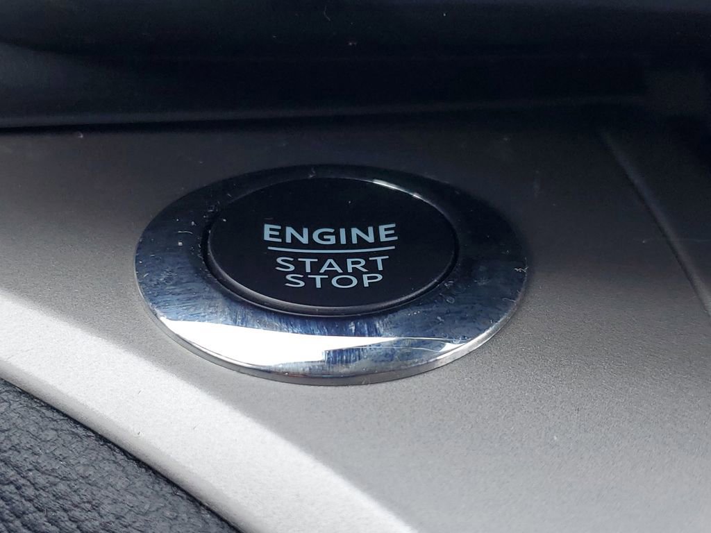 Certified 2022 Ford Explorer XLT w/ Equipment Group 202A image 21