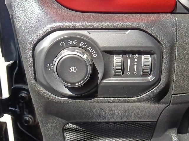 Used 2021 Jeep Wrangler Unlimited Rubicon AWD/4WD image 16
