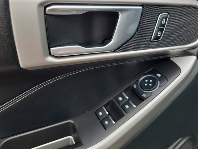 Certified 2024 Ford Explorer XLT image 23