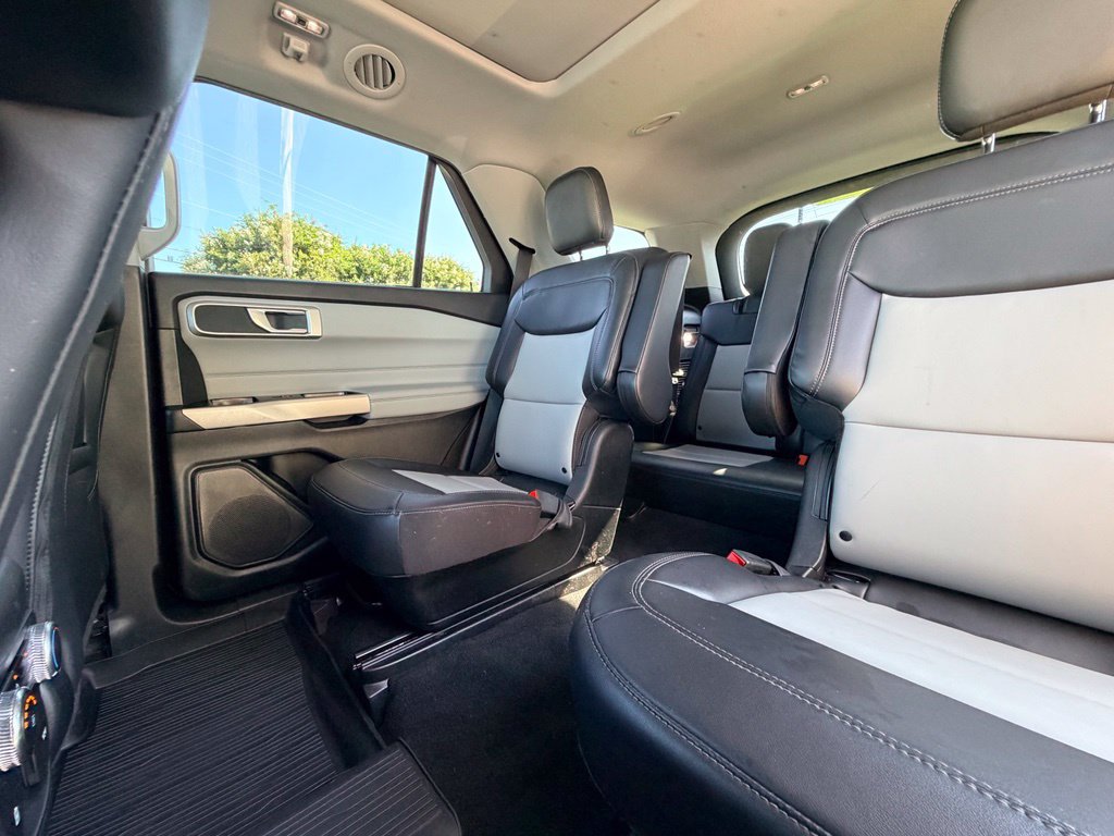 Certified 2023 Ford Explorer XLT w/ Equipment Group 202A RWD image 15