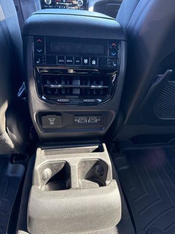 Used 2021 Jeep Grand Cherokee L Overland w/ Luxury Tech Group IV AWD/4WD image 12