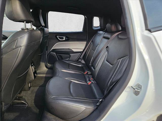 Used 2025 Jeep Compass Limited AWD/4WD image 15
