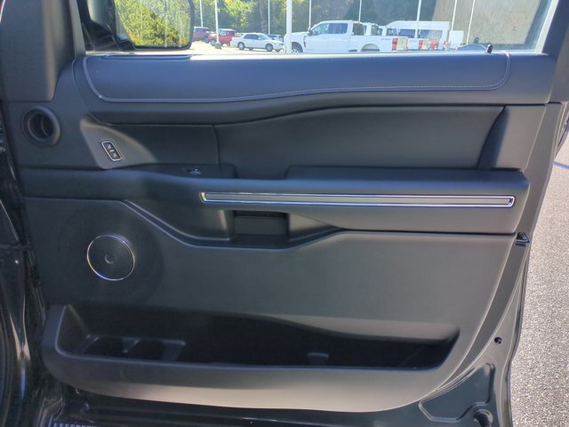Certified 2024 Ford Expedition XLT RWD image 35