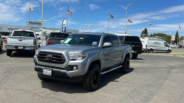 Used 2021 Toyota Tacoma SR5 RWD image 8