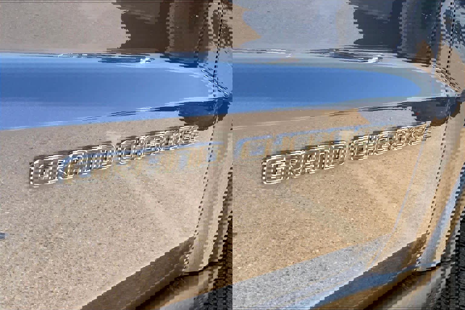 Used 2020 Jeep Grand Cherokee Limited image 12