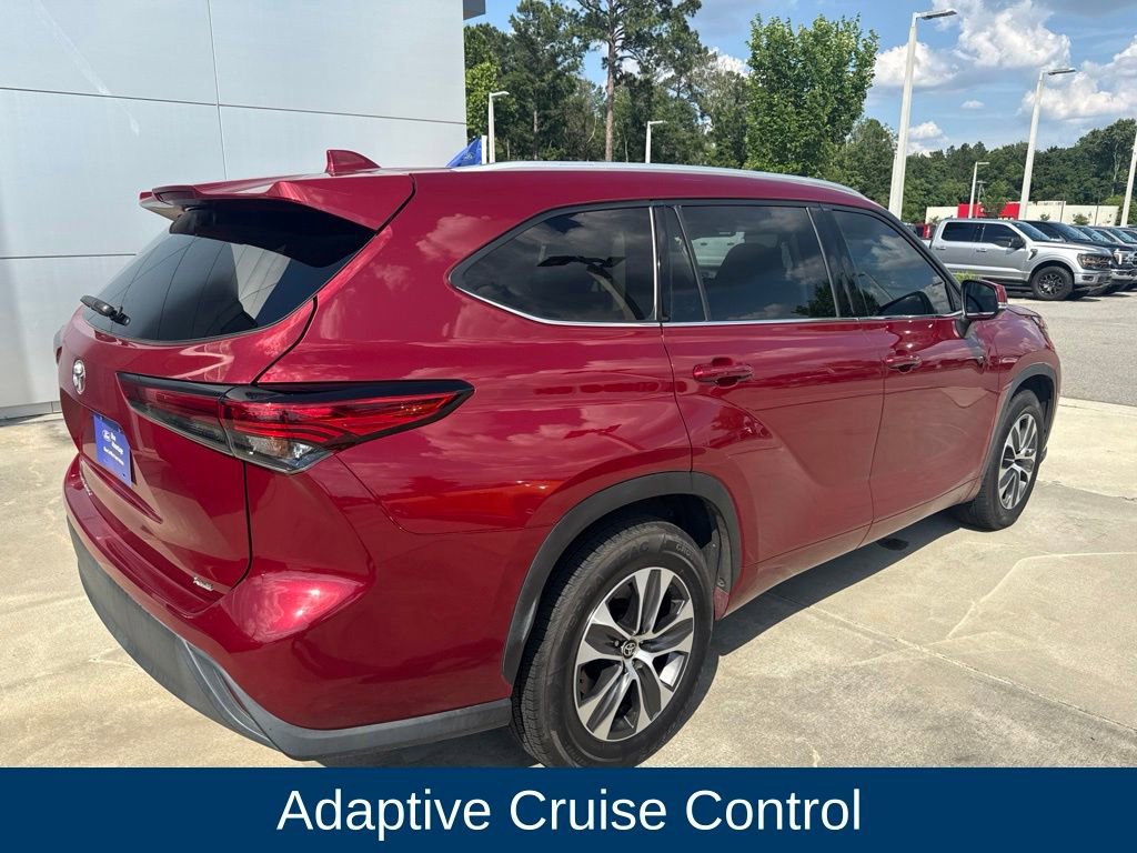 Used 2022 Toyota Highlander XLE FWD image 8