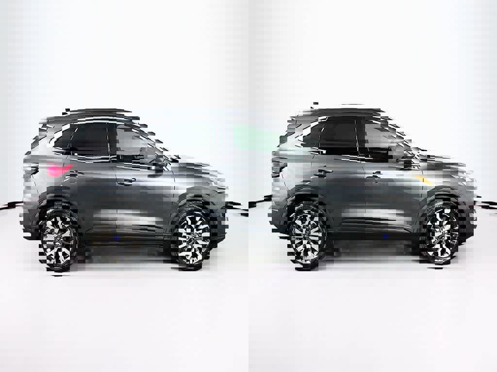 Certified 2020 Ford Escape Titanium image 6