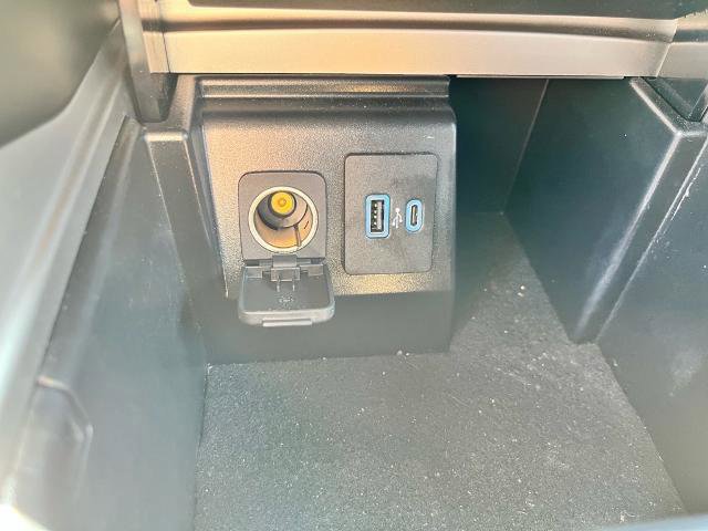 Certified 2022 Ford Explorer ST-Line w/ Class IV Trailer Tow Package image 27