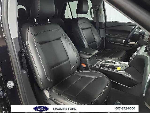Certified 2022 Ford Explorer XLT w/ Equipment Group 202A image 14