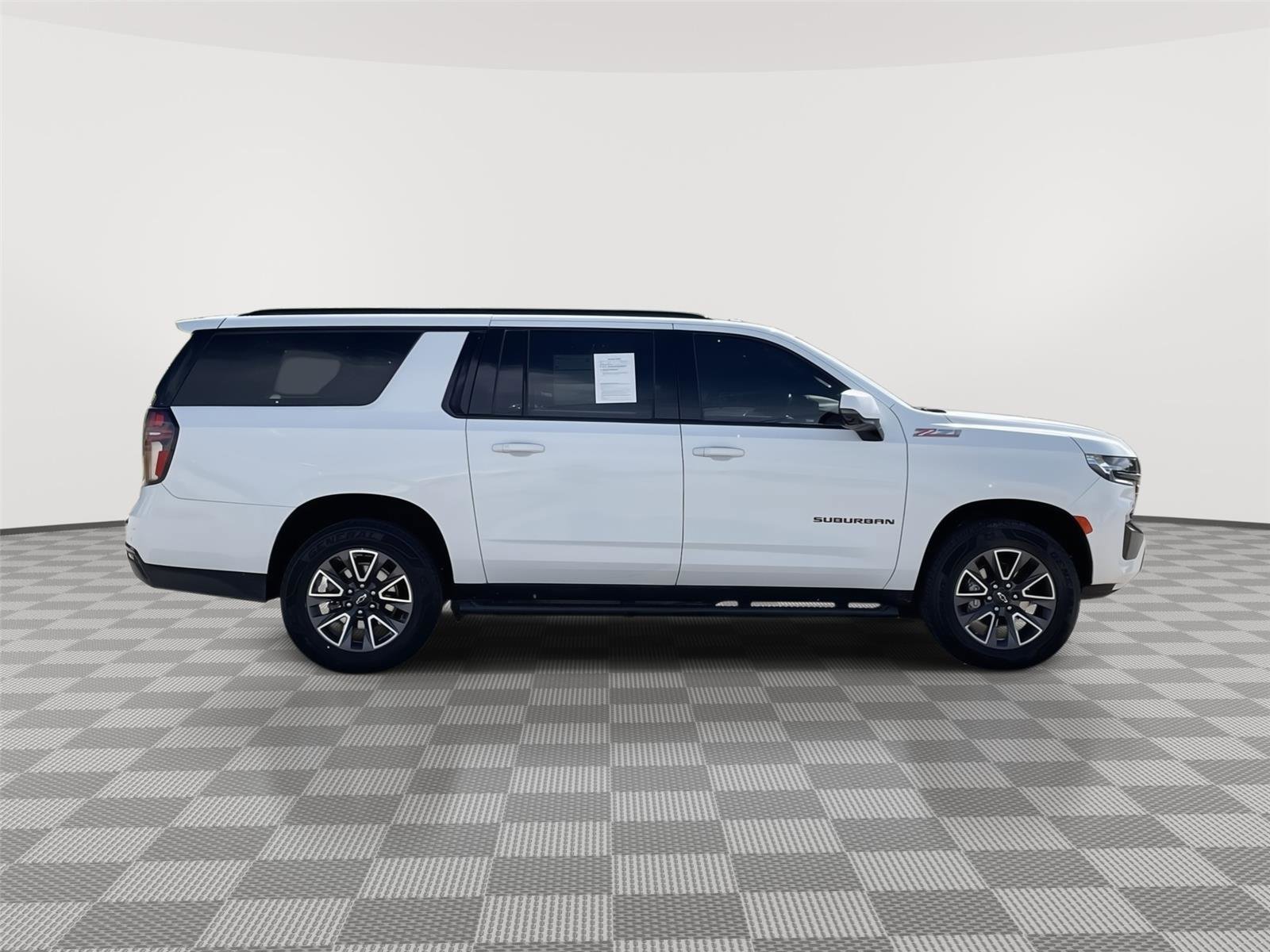 Used 2023 Chevrolet Suburban Z71 w/ Luxury Package AWD/4WD image 6