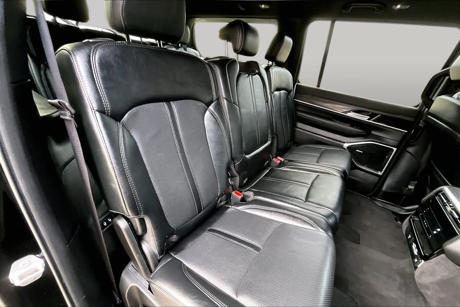 Used 2024 Jeep Wagoneer Series III w/ Flexible Seating Group AWD/4WD image 20