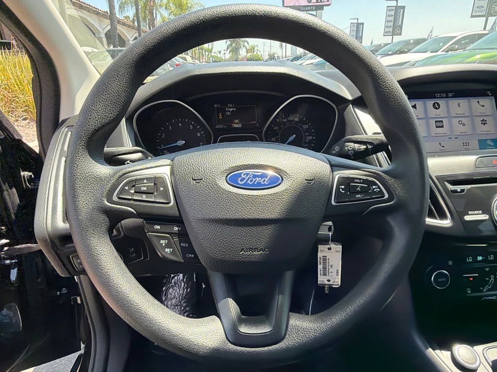 Certified 2017 Ford Focus SEL FWD image 27
