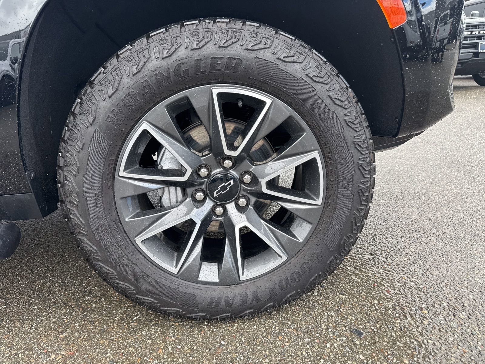 Used 2023 Chevrolet Tahoe Z71 w/ Z71 Off-Road Package image 28