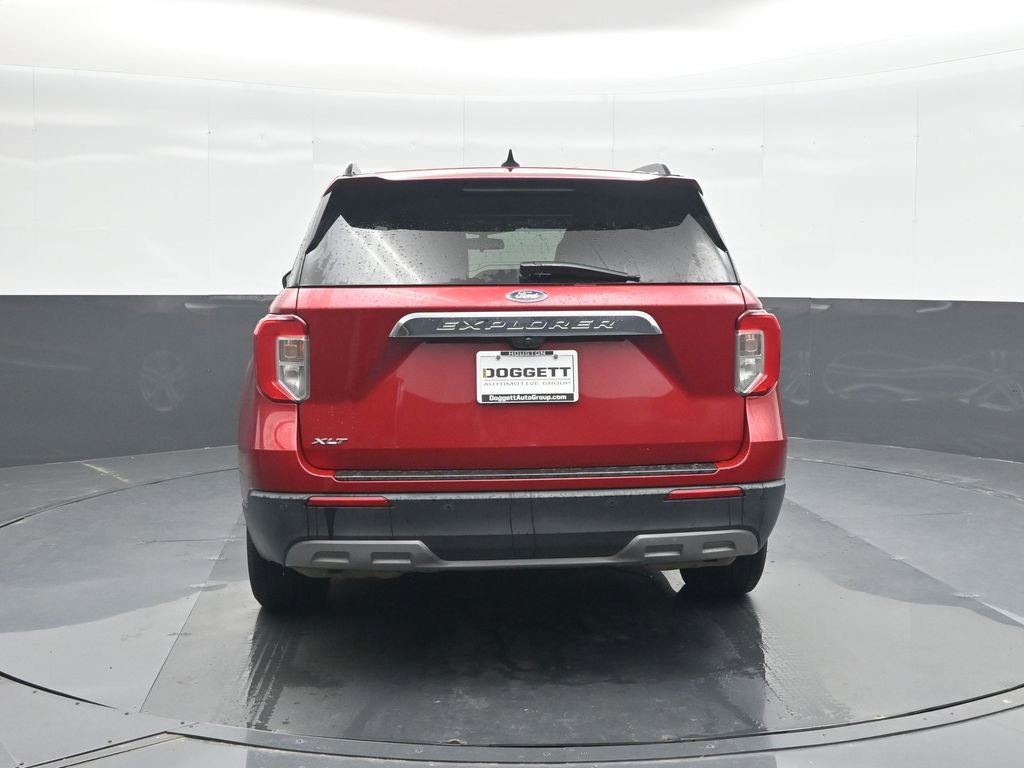 Certified 2022 Ford Explorer XLT w/ Equipment Group 202A RWD image 17
