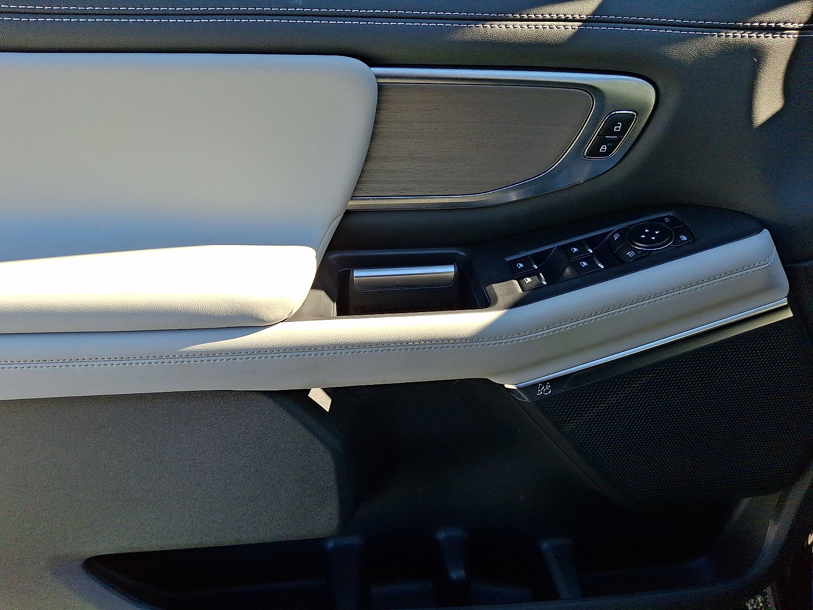 Certified 2025 Ford Expedition Max Platinum w/ Driver's Package image 16