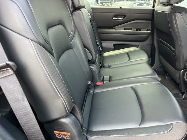 Used 2024 Nissan Pathfinder SL FWD image 28
