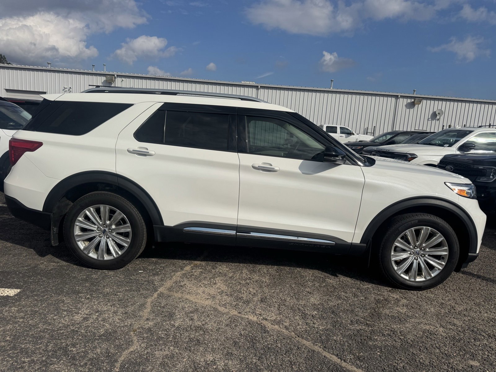 Certified 2023 Ford Explorer Limited w/ Equipment Group 301A image 6