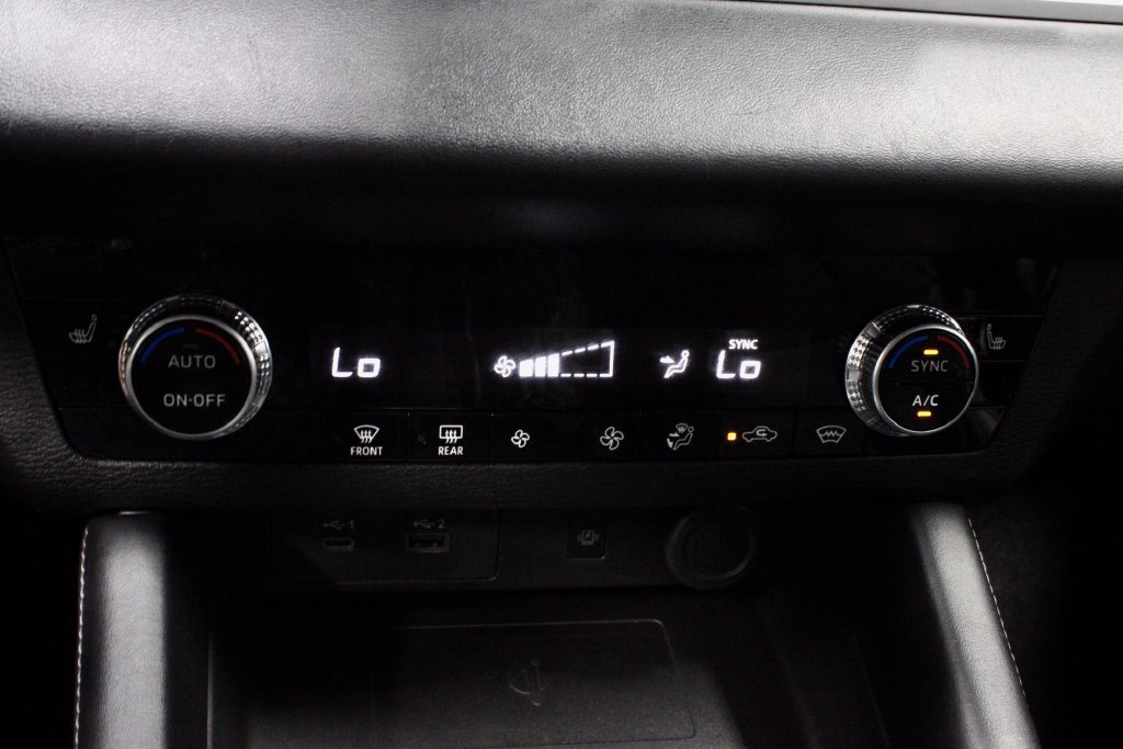 Used 2024 Mitsubishi Outlander SE AWD/4WD image 29