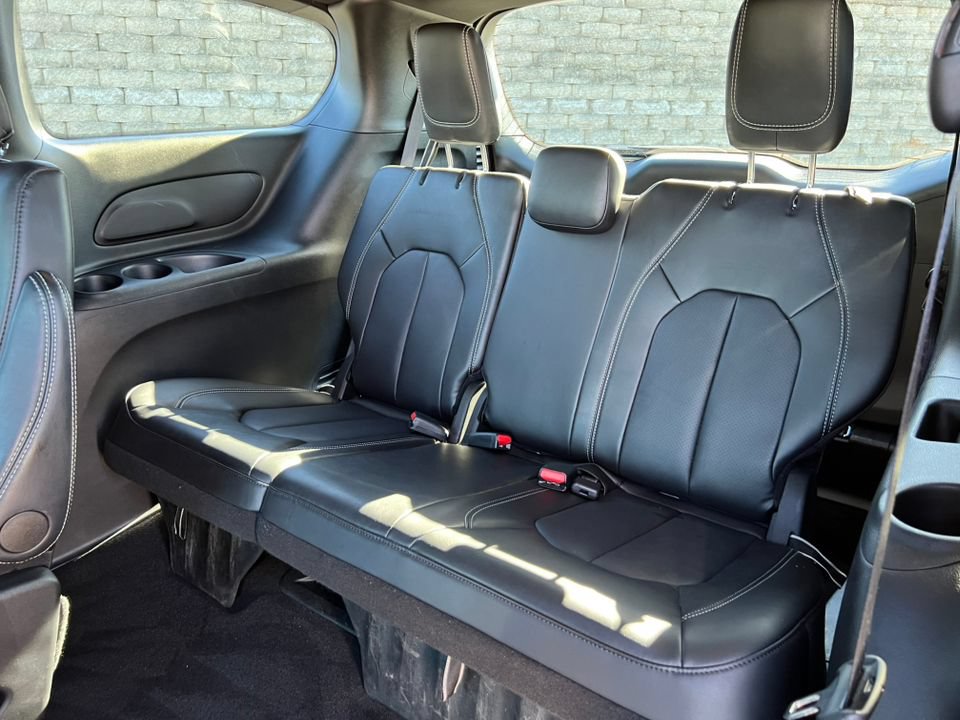Used 2026 Chrysler Pacifica Select FWD image 6