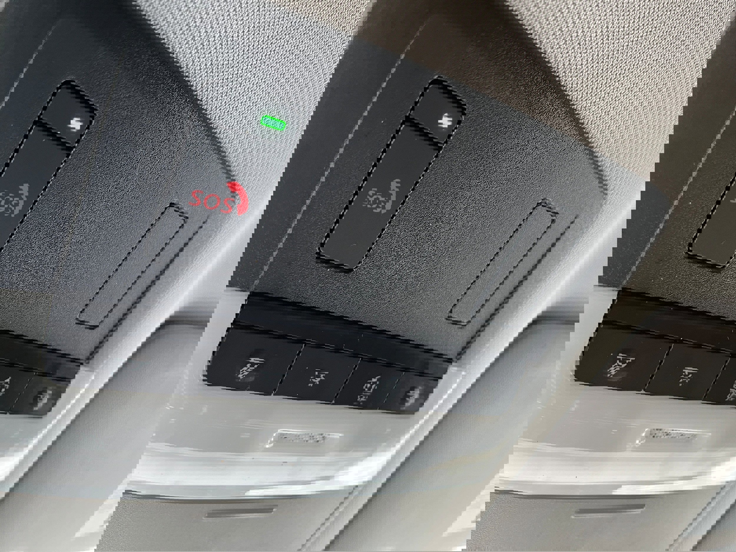 Used 2022 Nissan Pathfinder SV image 24