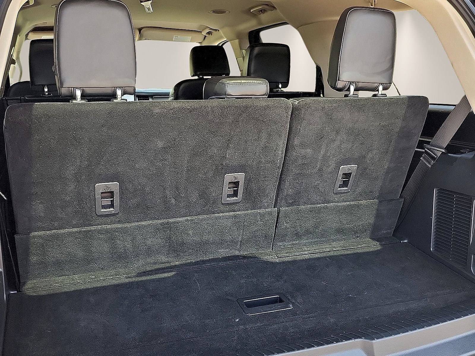 Certified 2024 Ford Expedition XLT RWD image 8