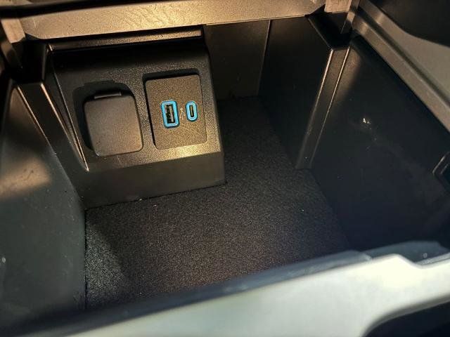 Certified 2022 Ford Explorer XLT w/ Equipment Group 202A image 16