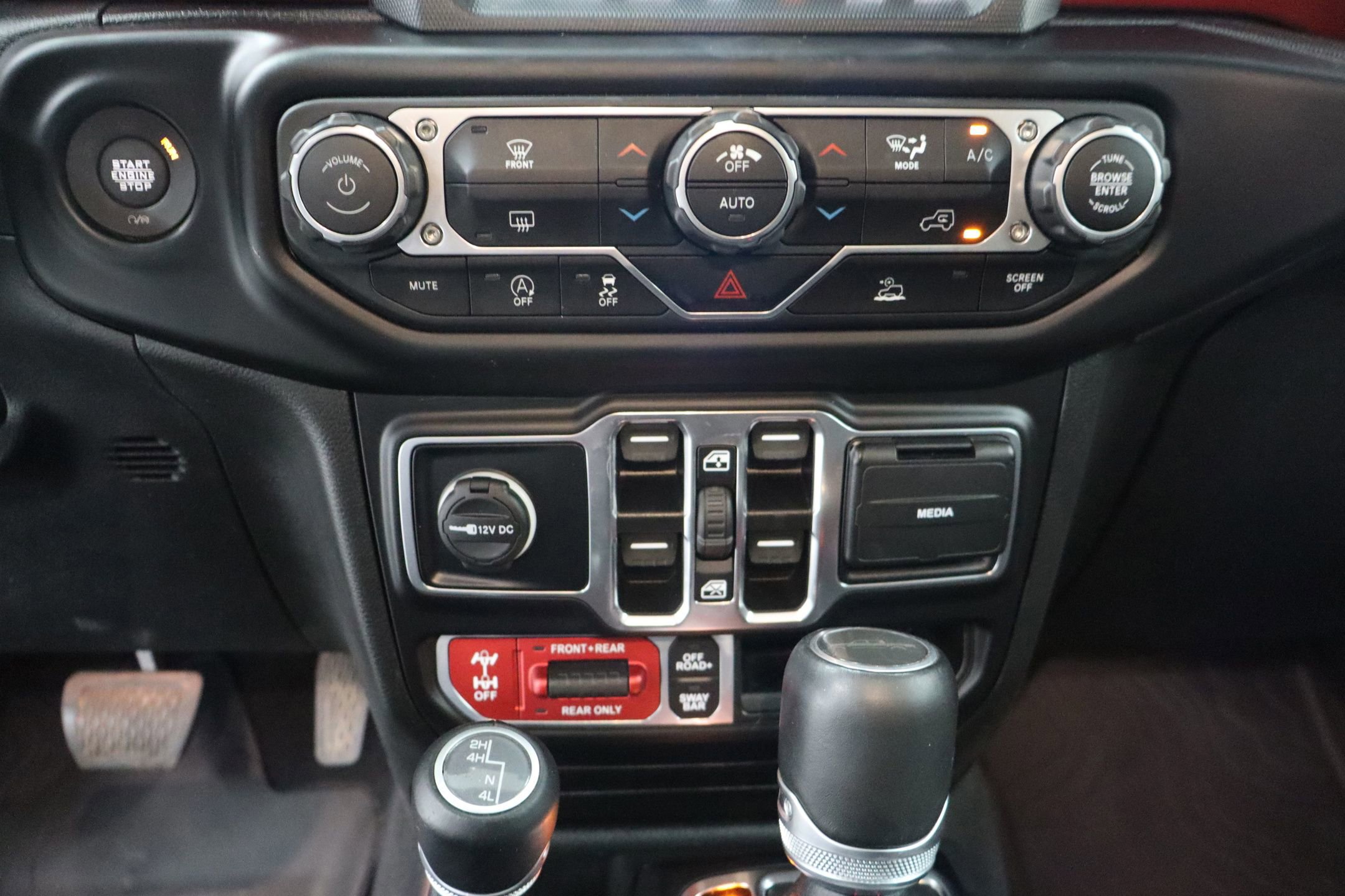 Used 2022 Jeep Gladiator Rubicon w/ Trailer Tow Package image 21