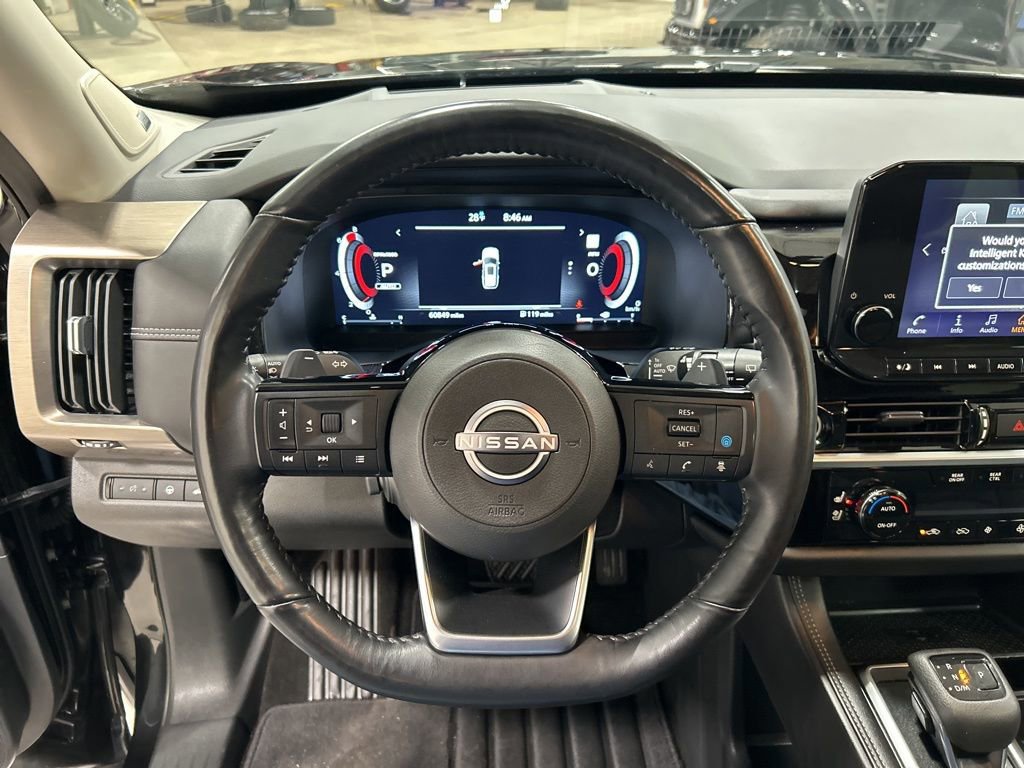 Used 2024 Nissan Pathfinder Platinum image 15