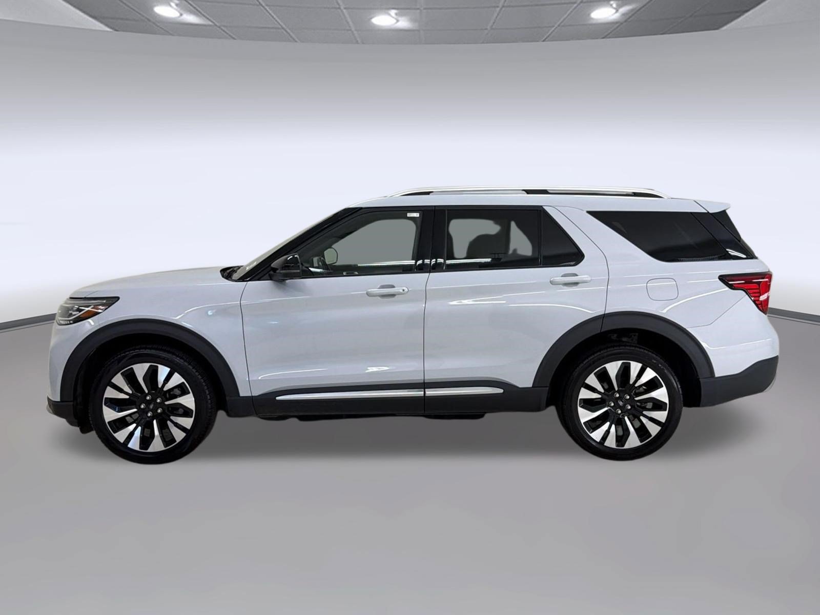 Certified 2025 Ford Explorer Platinum w/ LUX Leather Package AWD/4WD image 2