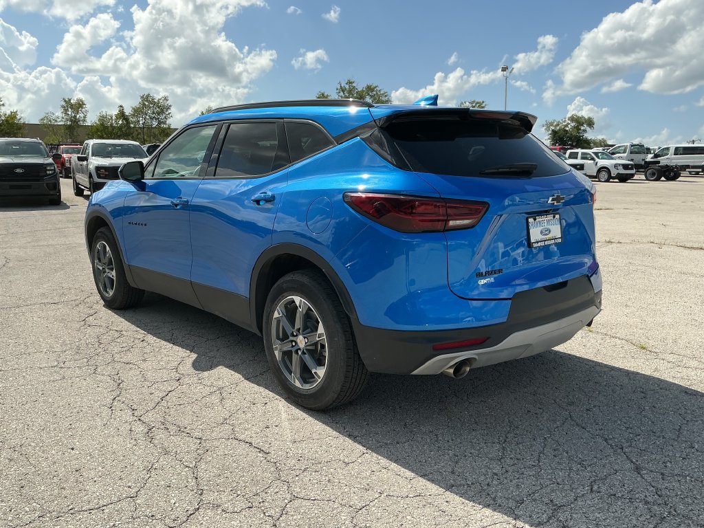 Used 2024 Chevrolet Blazer LT w/ Convenience Package FWD image 3