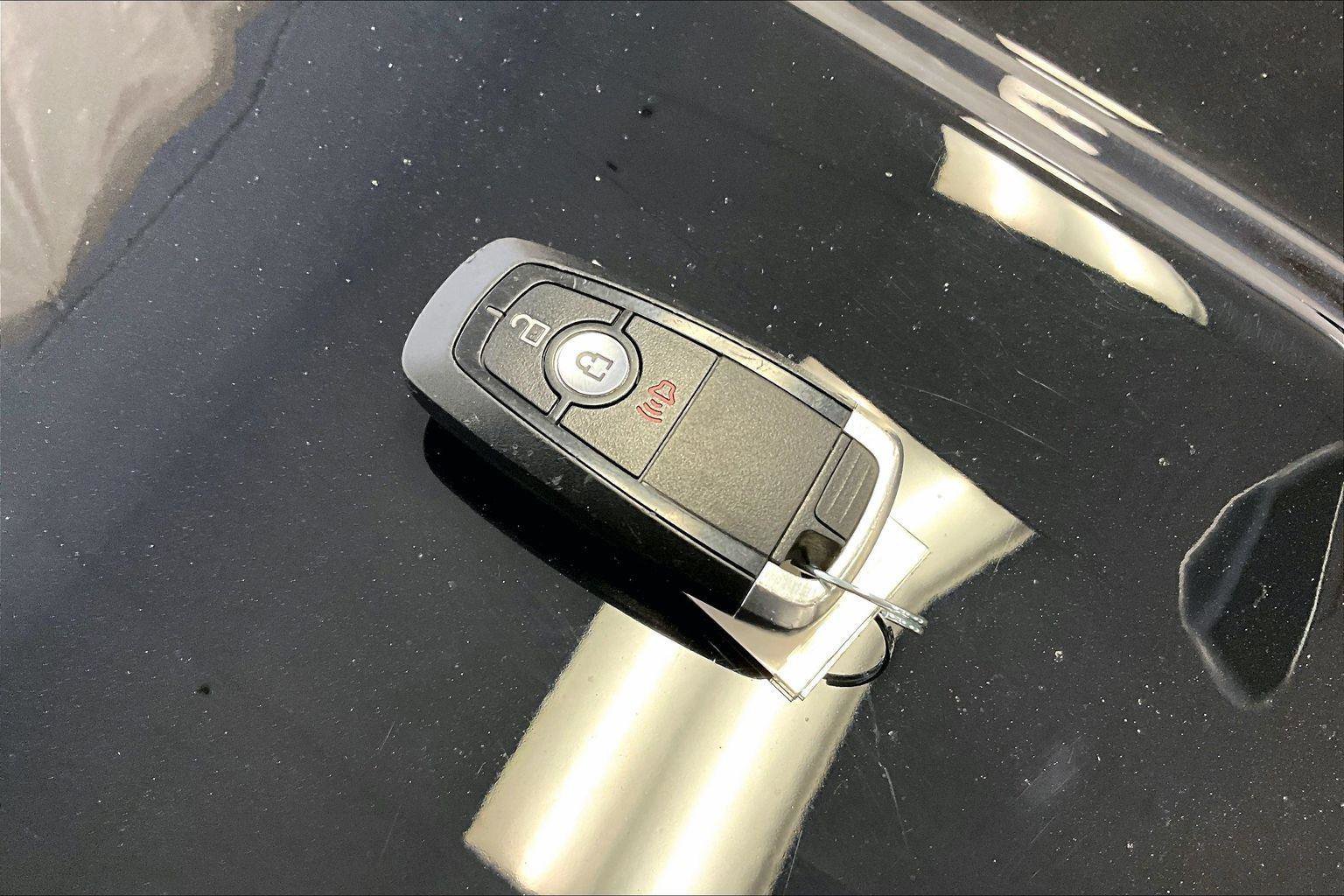 Certified 2018 Ford Edge SE image 9