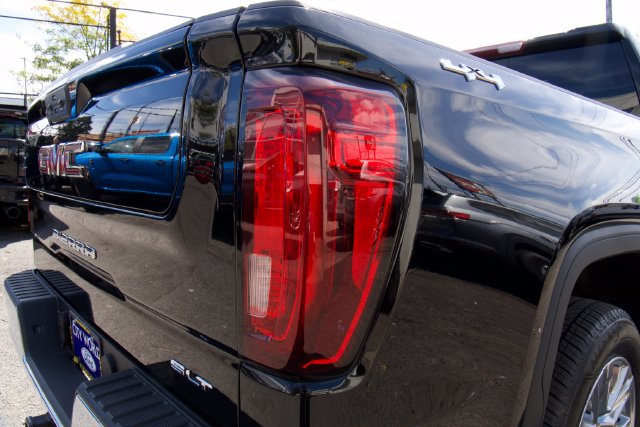 Used 2024 GMC Sierra 1500 SLT w/ SLT Convenience Package AWD/4WD image 13