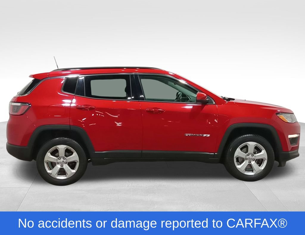 Used 2018 Jeep Compass Latitude w/ Popular Equipment Group AWD/4WD image 2