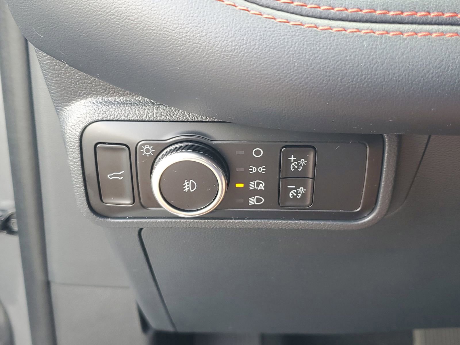 Certified 2025 Ford Explorer ST-Line w/ ST-Line Street Pack image 30