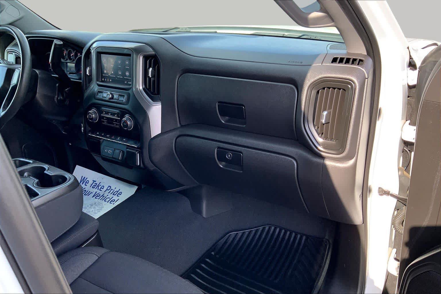Used 2022 Chevrolet Silverado 1500 Custom w/ LPO, Dark Essentials Package RWD image 17