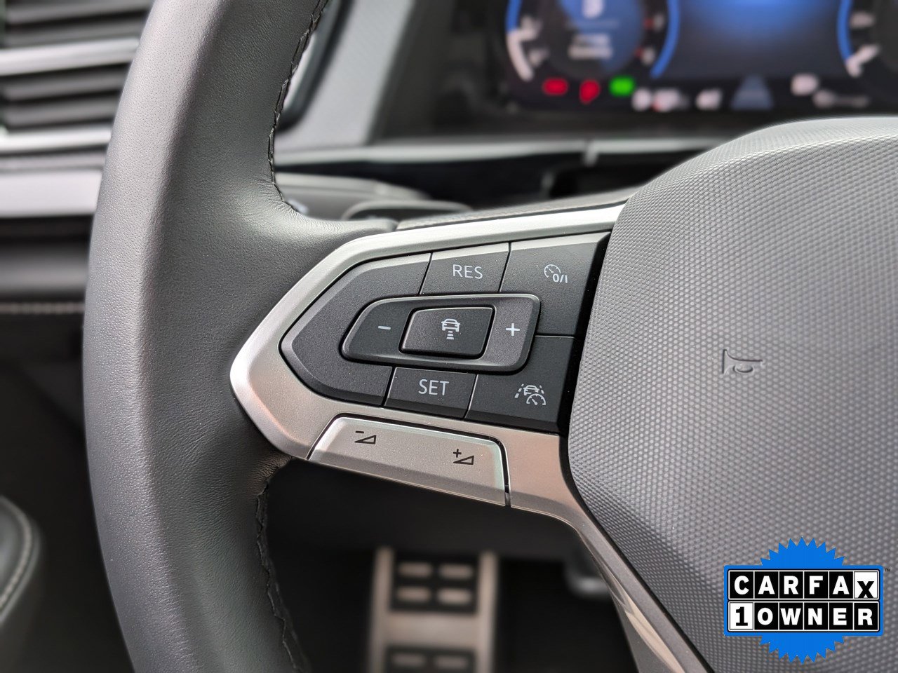 Used 2025 Volkswagen Atlas Cross Sport SEL Premium R-Line AWD/4WD image 31