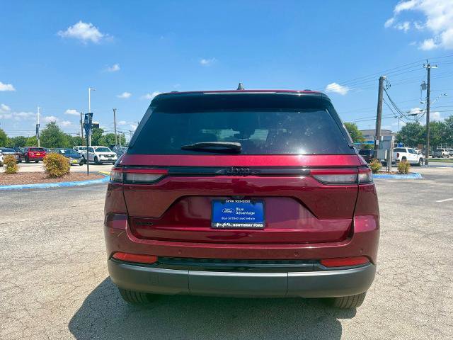 Used 2024 Jeep Grand Cherokee Altitude AWD/4WD image 4