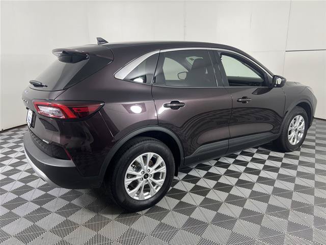 Certified 2023 Ford Escape Active AWD/4WD image 10