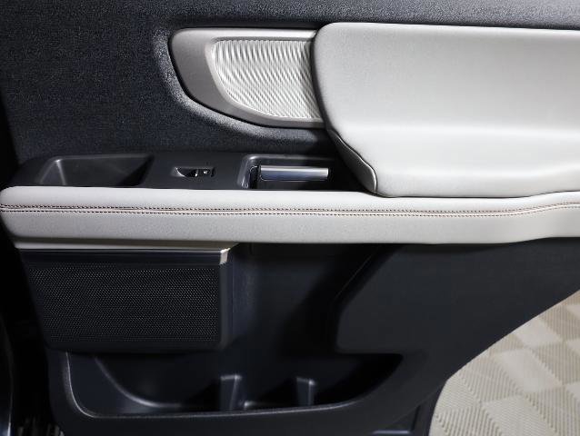 Certified 2025 Ford Expedition Active image 34