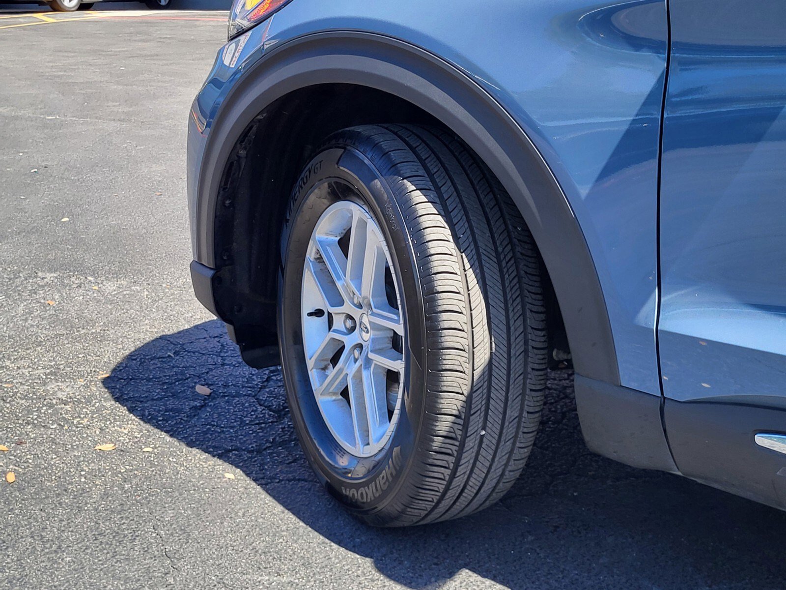 Certified 2025 Ford Explorer Active image 34